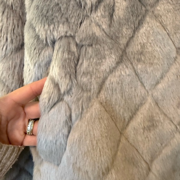 Lulus grey fluffy fur coat - Picture 3 of 5
